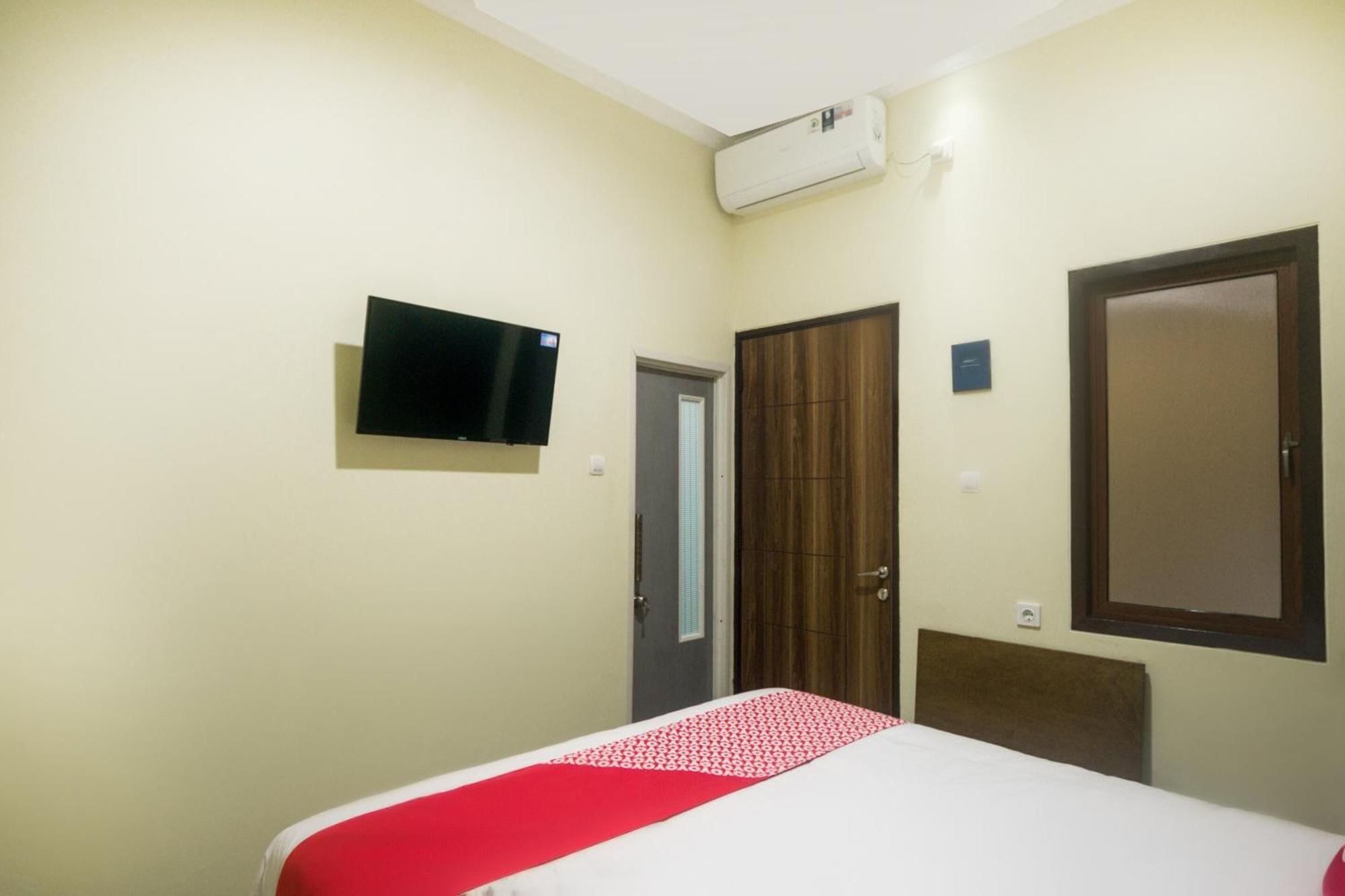 โอโย 3354 โฮเมีย เรสซิเดนซ์ Hotel Mencil ภายนอก รูปภาพ